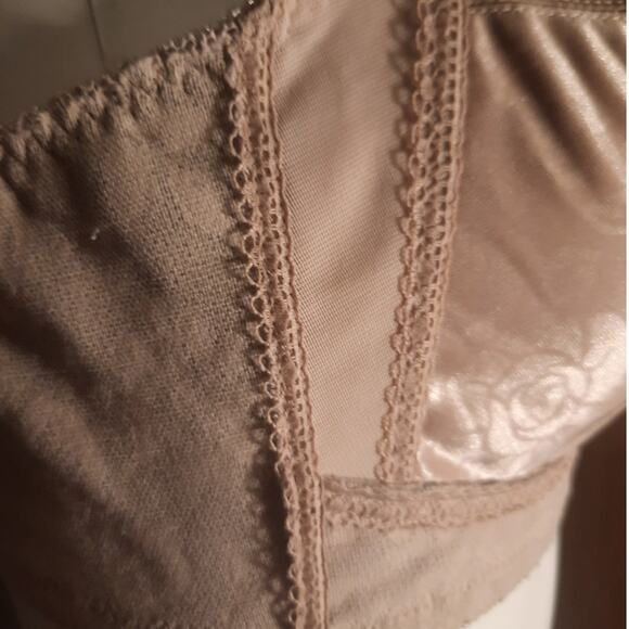 Playtex 18-Hour Wireless Bra 4693 Sz 38C Ultimate Shoulder Comfort 4-Way Support - Picture 8 of 10